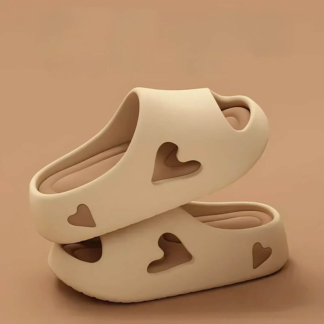 Amoura - Hollow Heart Design Cloud Flip Flops