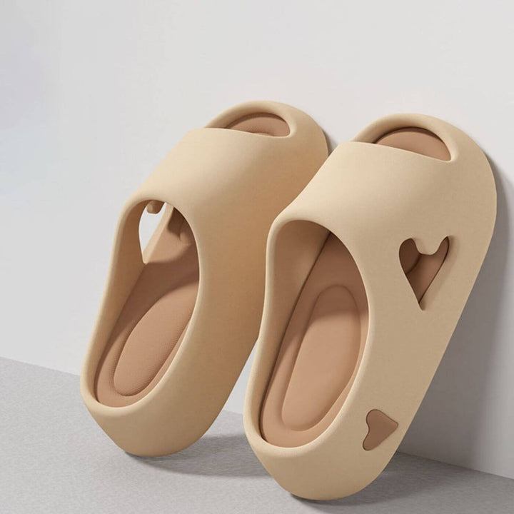 Amoura - Hollow Heart Design Cloud Flip Flops