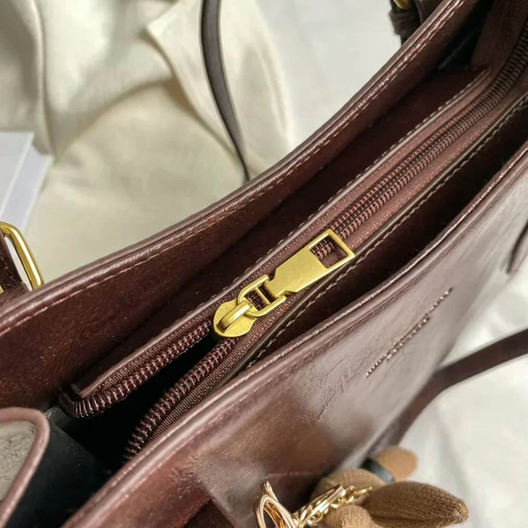 Avery – Bunny Charm Vintage Leather Shoulder Bag