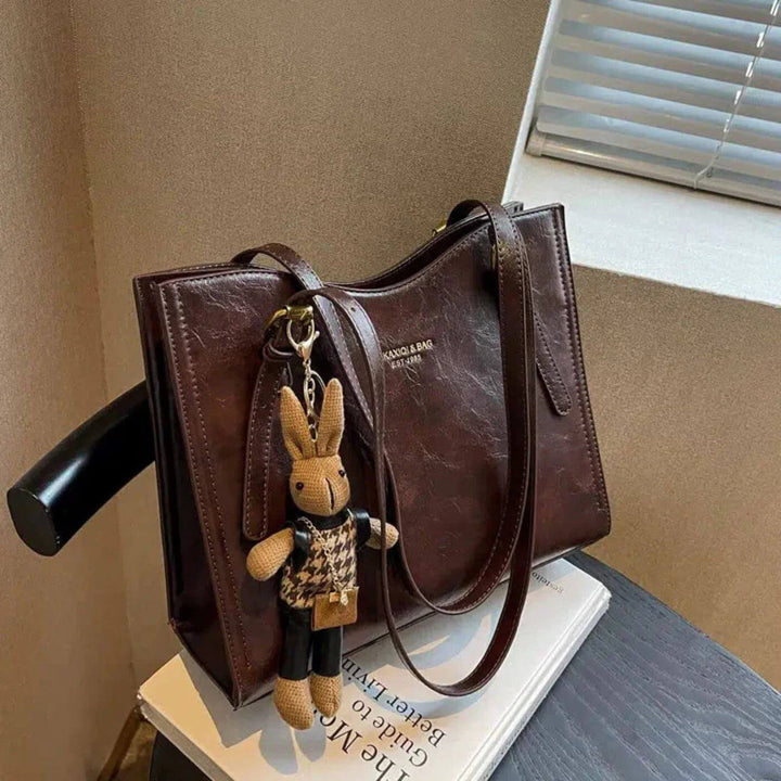 Avery – Bunny Charm Vintage Leather Shoulder Bag