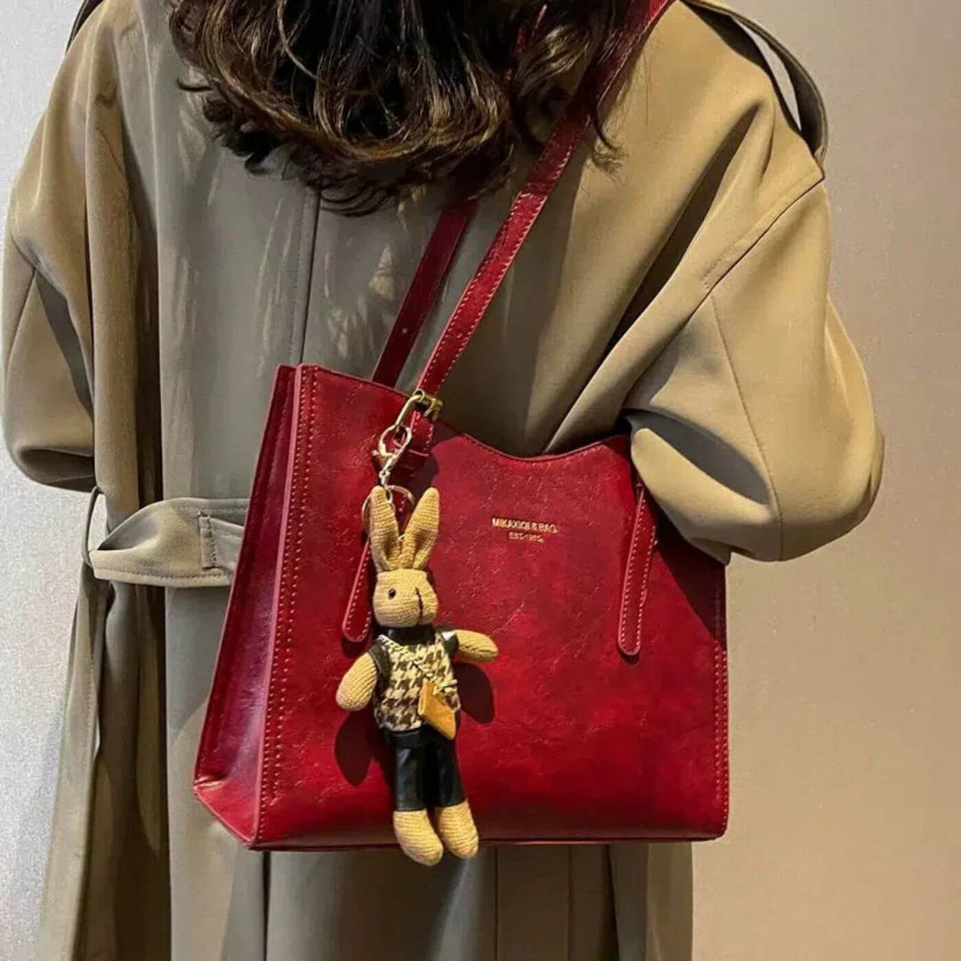 Avery – Bunny Charm Vintage Leather Shoulder Bag