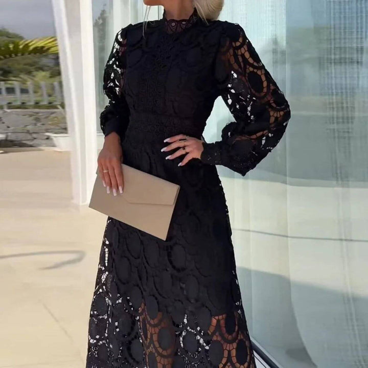 Ciara – Elegant Lace Maxi Dress