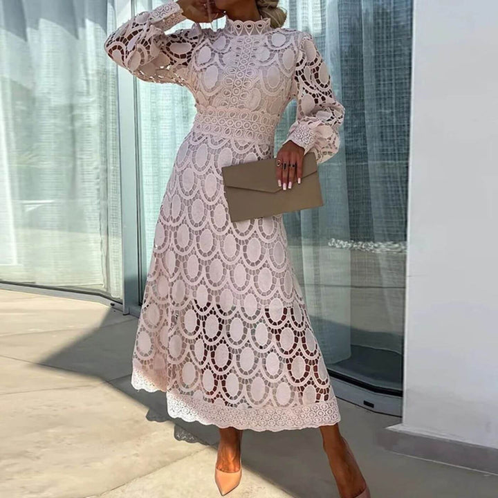 Ciara – Elegant Lace Maxi Dress