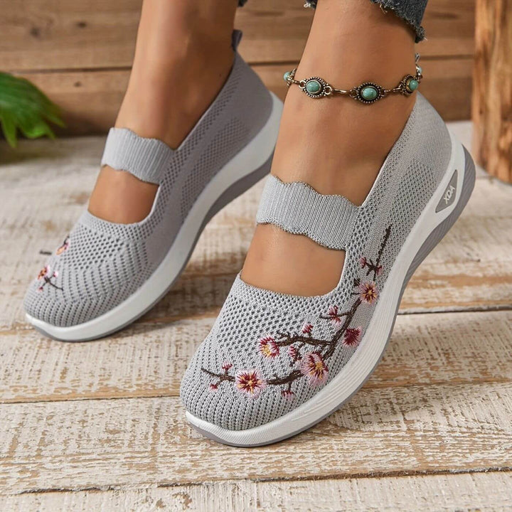 Lucy – Breathable Orthopedic Comfort Shoes